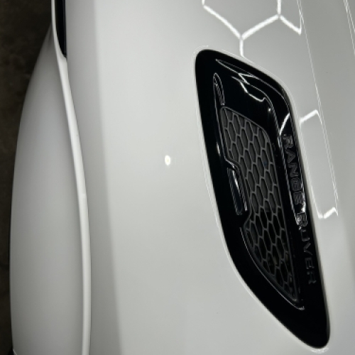 Range Rover detalje efter polering i Horsens med blank og forbedret finish