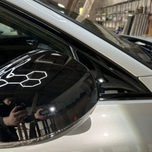 Sidespejl efter polering i Horsens med forbedret glans og ren finish