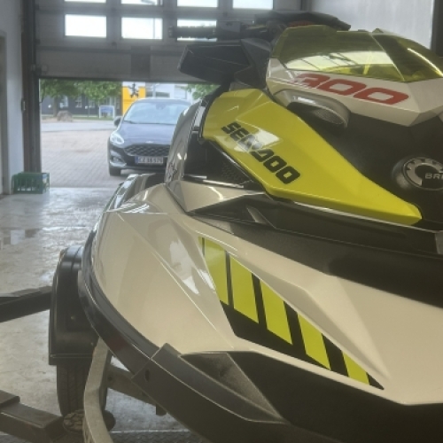 Sea-Doo vandscooter efter bådpleje i Horsens med rengjort side og flot finish